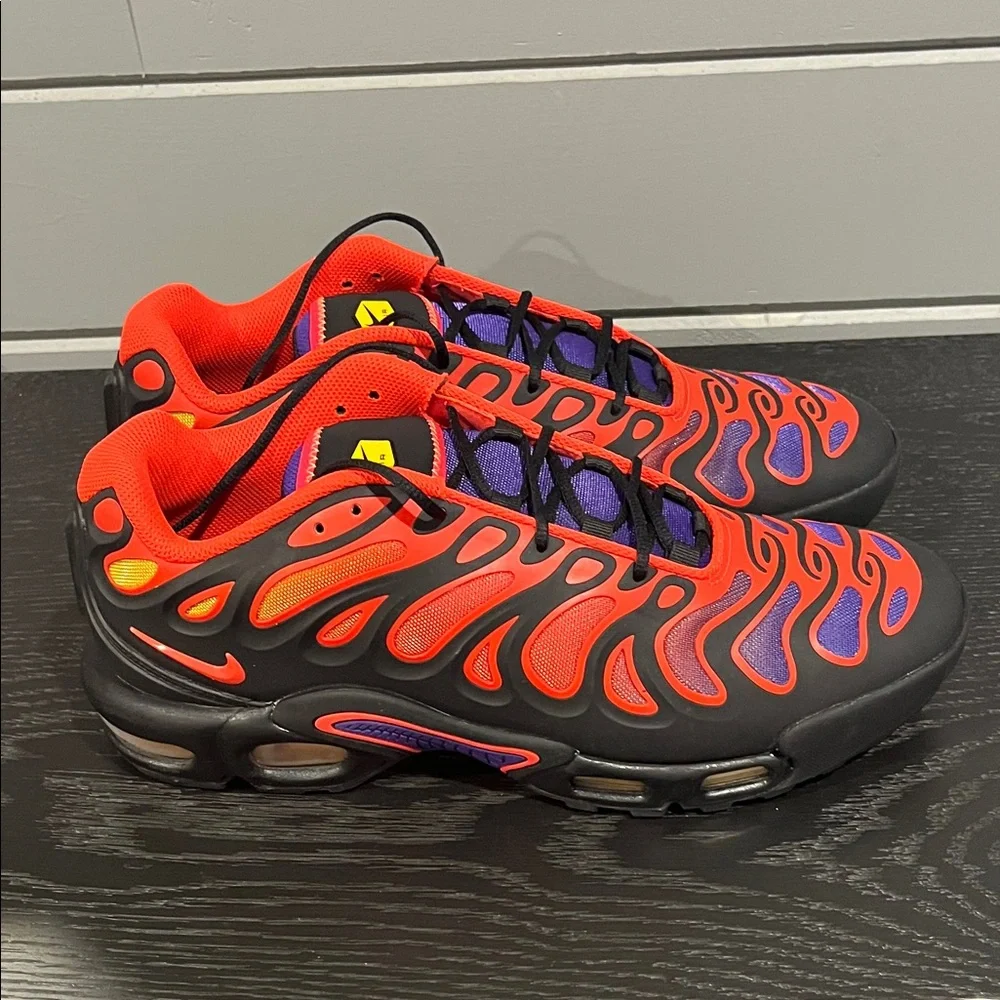 Nike Air Max Plus TN Black and Red with Purple Accents Men’s size 11.5 - Picture 1 of 7